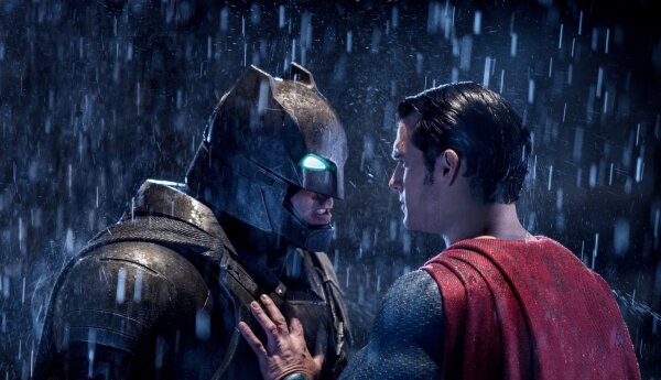 12 września: Batman v Superman: Świt sprawiedliwości